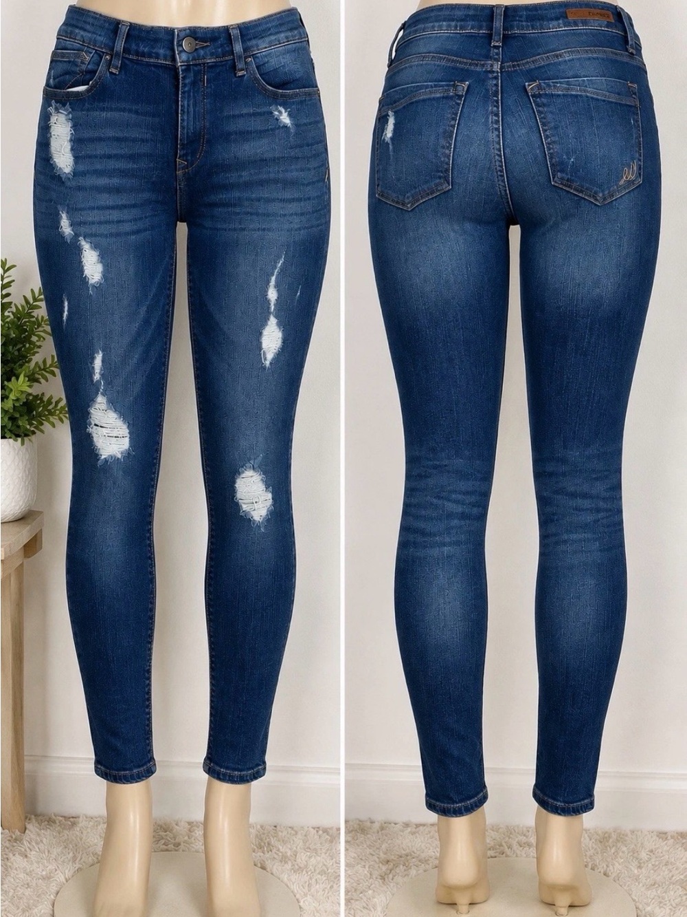 Express Women’s Distressed Blue Mid Rise Skinny Jeans • Size 10